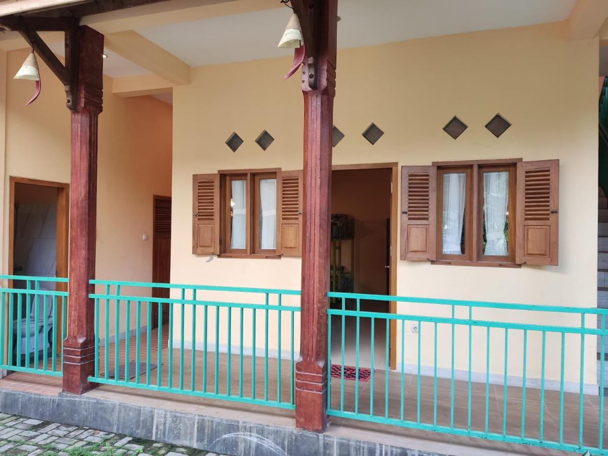Kuta  Botchan Hostel מראה חיצוני תמונה